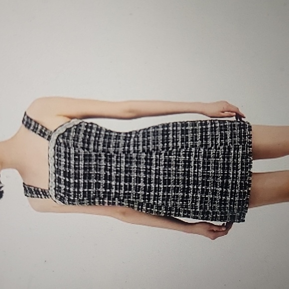 ELIE TAHARI TWEED EMBELLISHED NECK AND BOTTOM SLEEVELESS DRESS SIZE L - Picture 1 of 8